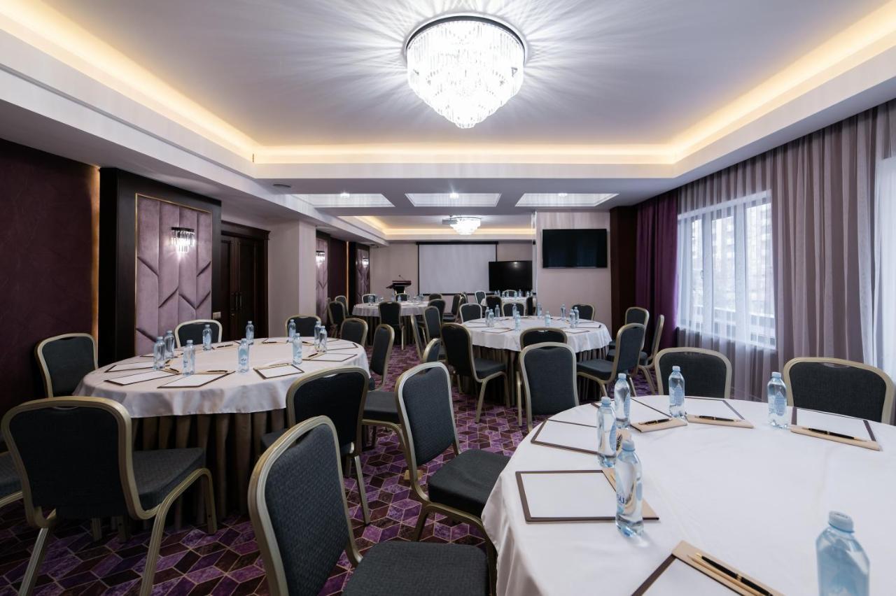 Orient Hotel Biskek Kültér fotó