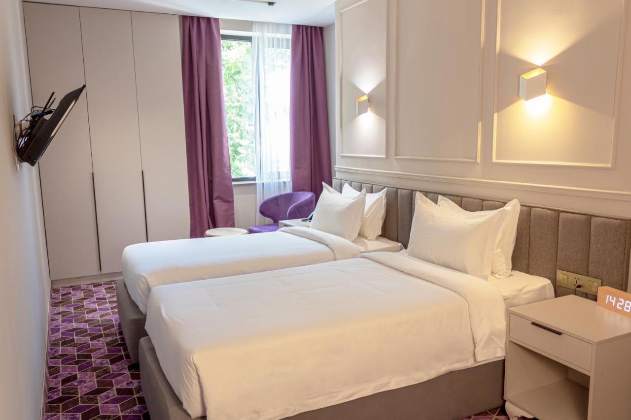 Orient Hotel Biskek Kültér fotó